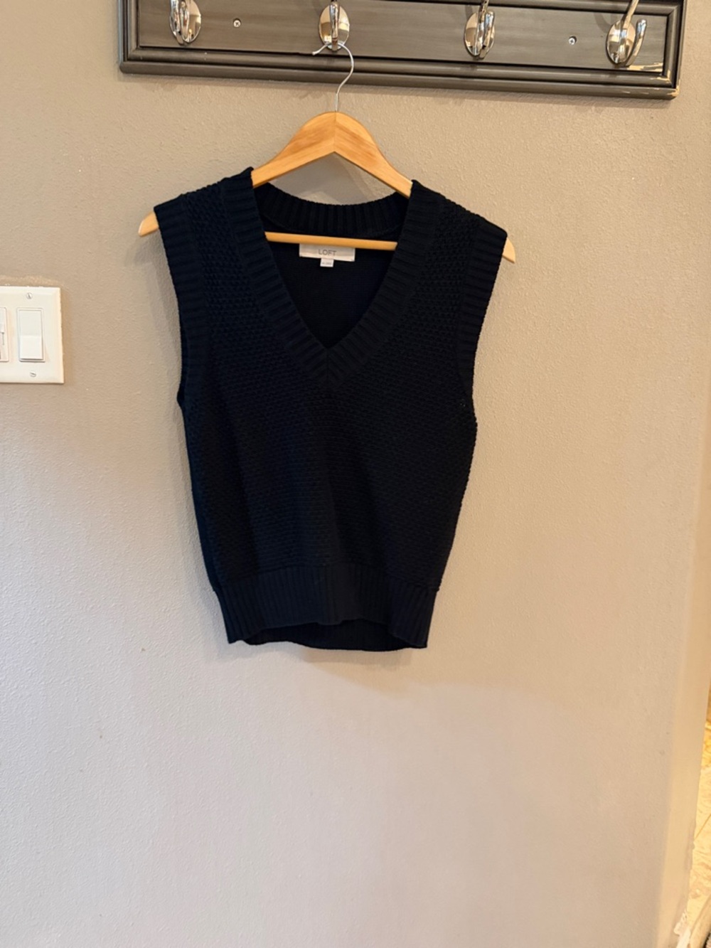 LOFT Navy V-Neck Sleeveless Knit Sweater Vest